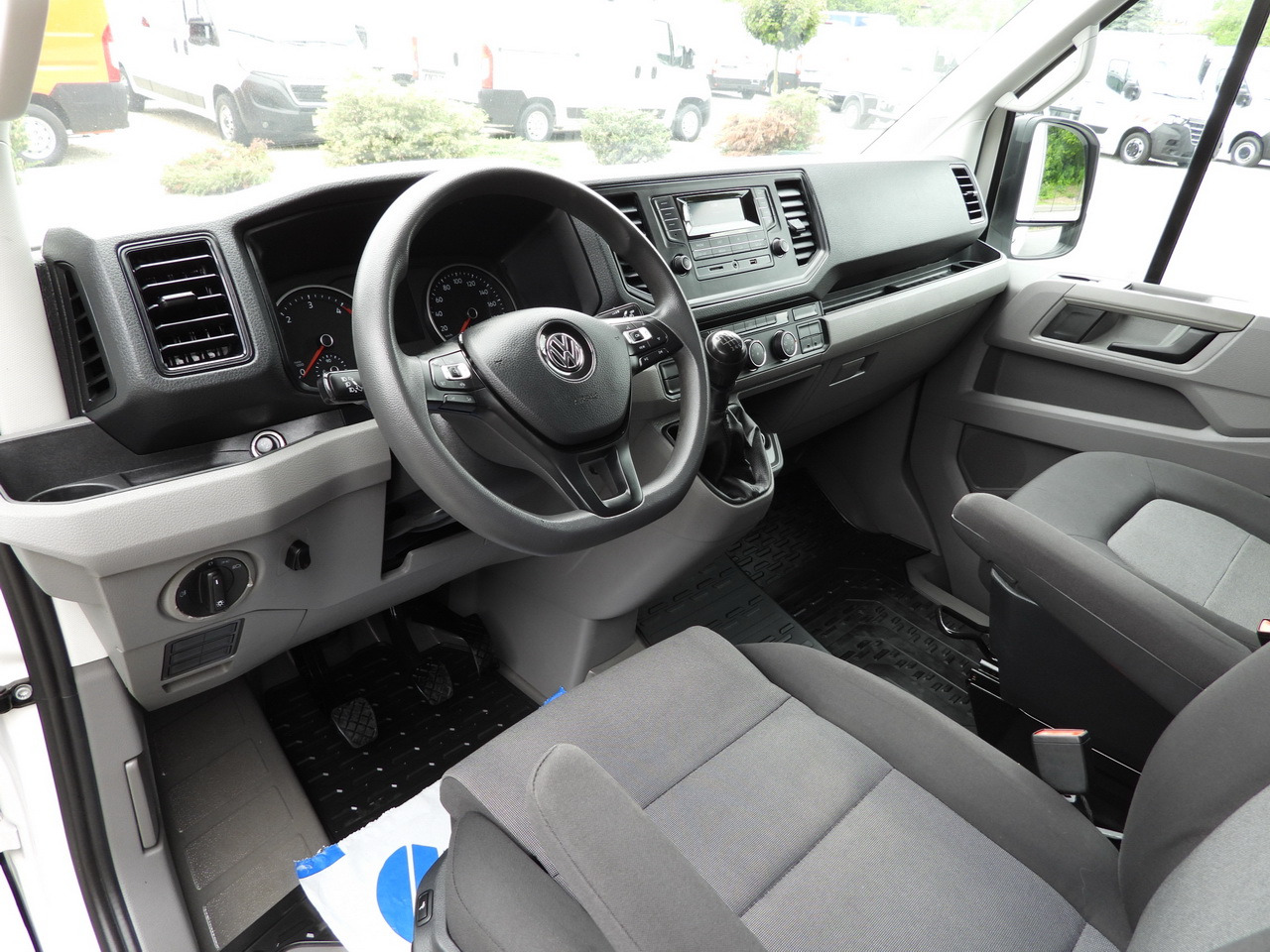 VOLKSWAGEN CRAFTER TARPAULIN 8 PALLETS CRUISE CONTROL LED LIGHTS AIR CONDITIONING 180HP - Utilitaire plateau baché: photos 2 VOLKSWAGEN CRAFTER TARPAULIN 8 PALLETS CRUISE CONTROL LED LIGHTS AIR CONDITIONING 180HP - Utilitaire plateau baché: photos 2