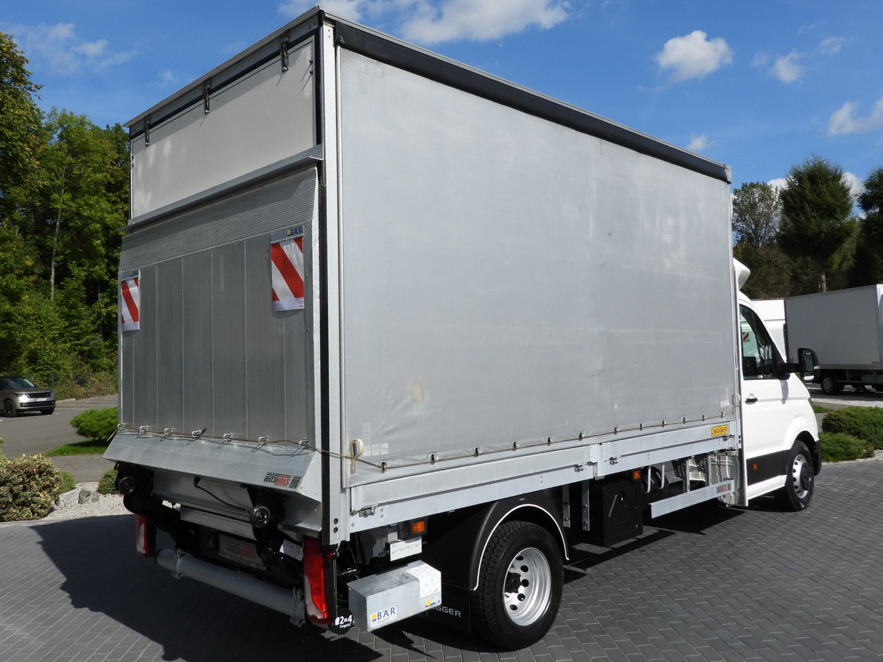 VOLKSWAGEN CRAFTER TARPAULIN LIFT 8 PALLETS CRUISE CONTROL LED LIGHTS TWIN WHEELS AIR CONDITIONING 180HP - Utilitaire plateau baché: photos 3 VOLKSWAGEN CRAFTER TARPAULIN LIFT 8 PALLETS CRUISE CONTROL LED LIGHTS TWIN WHEELS AIR CONDITIONING 180HP - Utilitaire plateau baché: photos 3