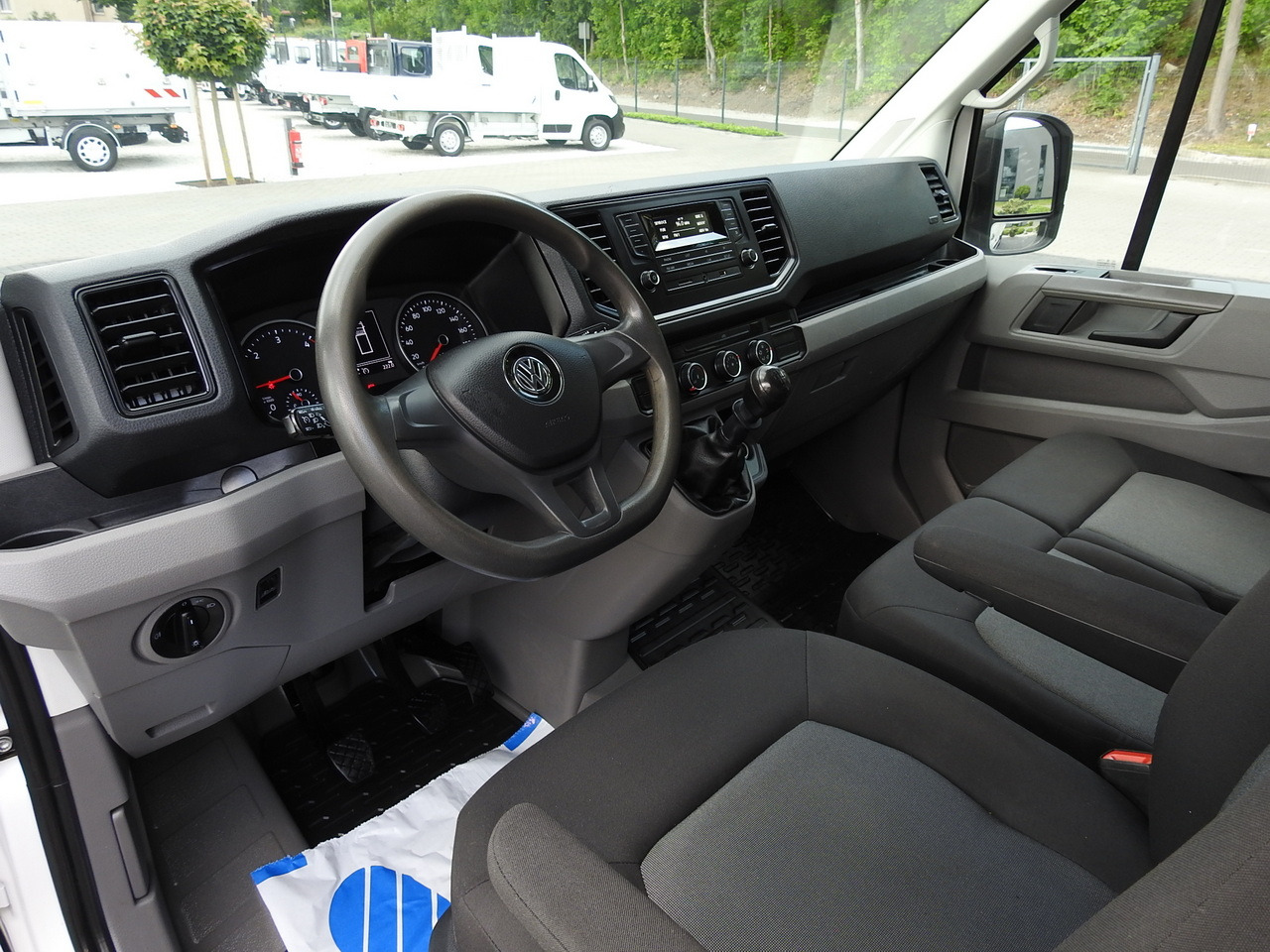 VOLKSWAGEN CRAFTER TIPPER CRUISE CONTROL 100HP - Utilitaire benne: photos 2 VOLKSWAGEN CRAFTER TIPPER CRUISE CONTROL 100HP - Utilitaire benne: photos 2
