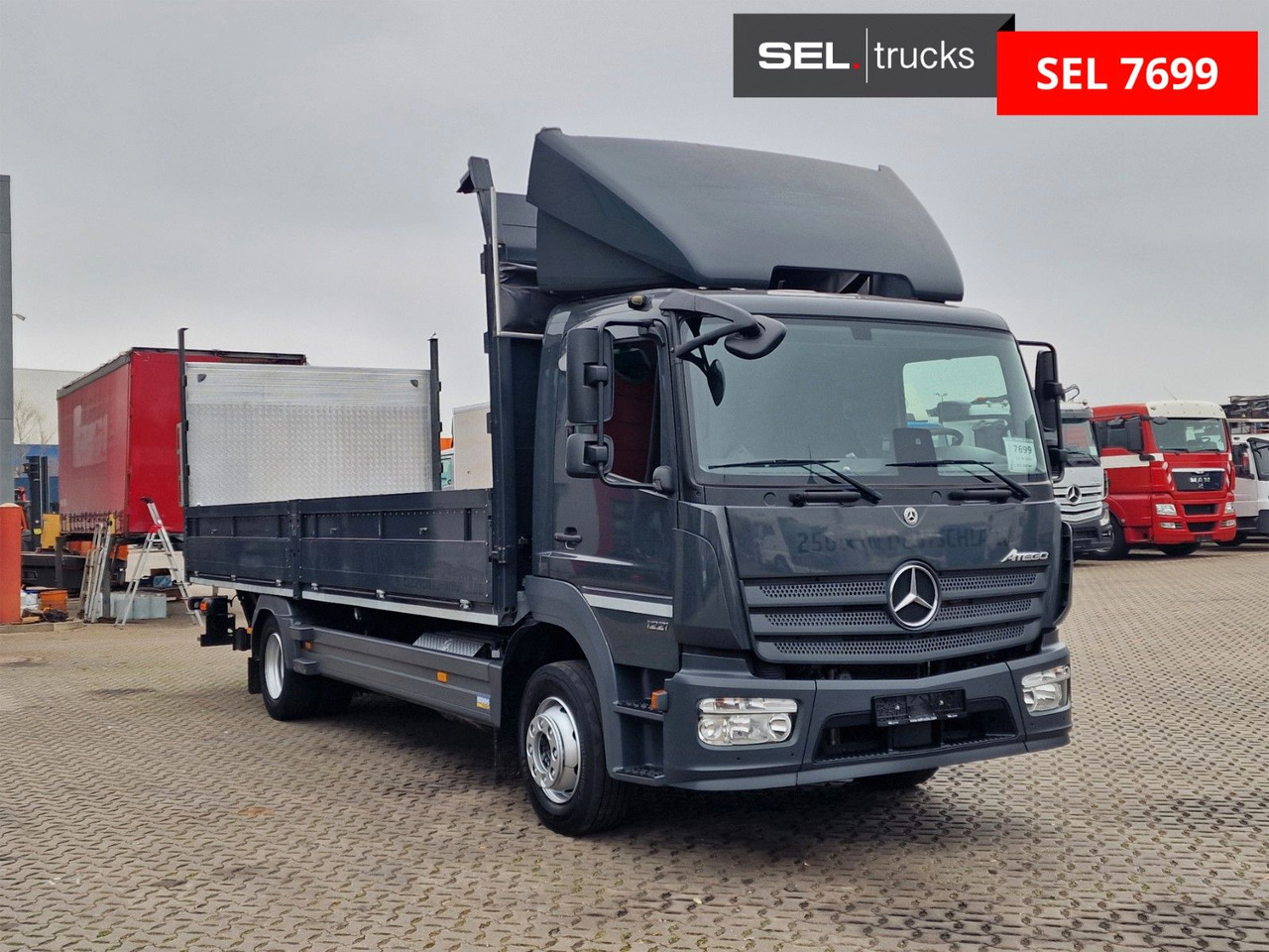 Mercedes-Benz Atego 1221 / Ladebordwand - Camion à rideaux coulissants: photos 3 Mercedes-Benz Atego 1221 / Ladebordwand - Camion à rideaux coulissants: photos 3