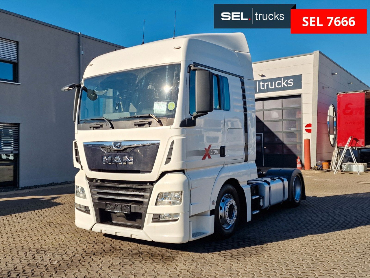 MAN TGX 18.460 4X2 LLS-U / Retarder / 2 Tanks - Tracteur routier: photos 1 MAN TGX 18.460 4X2 LLS-U / Retarder / 2 Tanks - Tracteur routier: photos 1