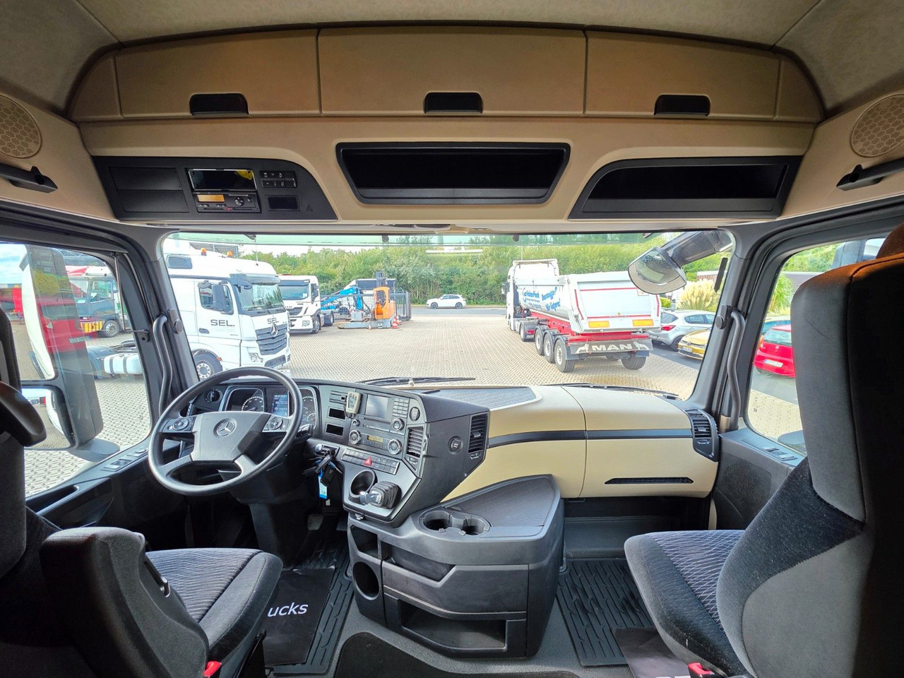 Tracteur routier Mercedes-Benz Actros 1843: photos 35 Tracteur routier Mercedes-Benz Actros 1843: photos 35