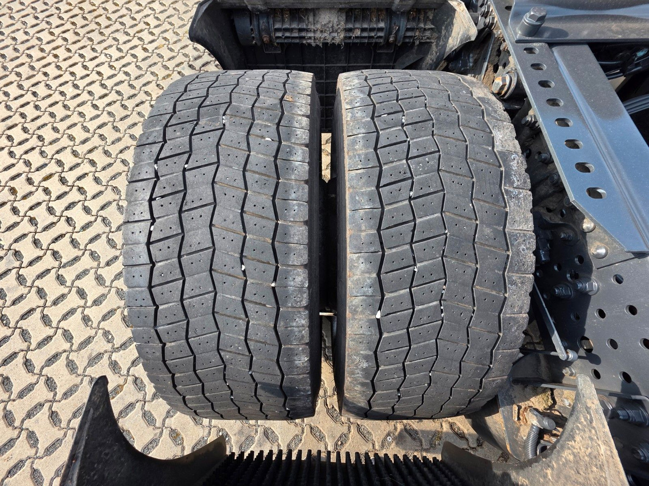 Tracteur routier Mercedes-Benz Actros 1843: photos 47 Tracteur routier Mercedes-Benz Actros 1843: photos 47