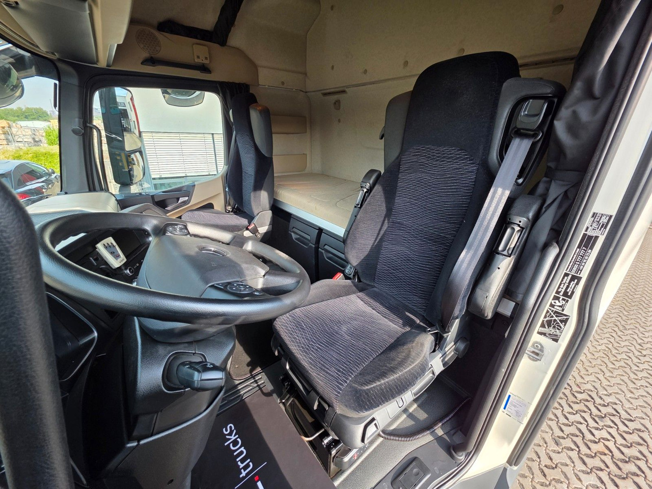 Tracteur routier Mercedes-Benz Actros 1843: photos 29 Tracteur routier Mercedes-Benz Actros 1843: photos 29