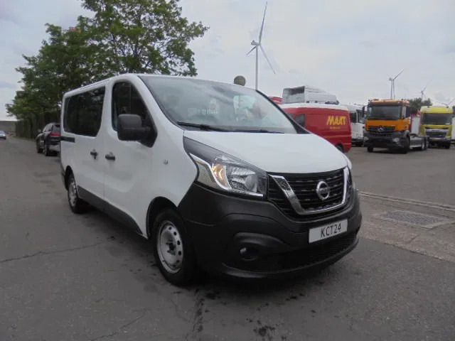 Nissan NV 300 - Bus: photos 3 Nissan NV 300 - Bus: photos 3