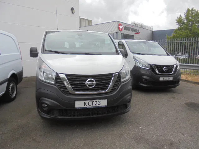 Nissan NV 300 - Bus: photos 5 Nissan NV 300 - Bus: photos 5
