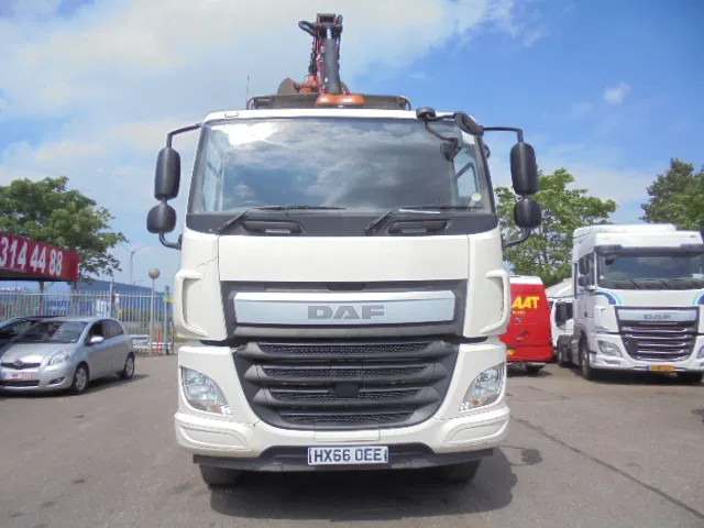 DAF CF 370 8X4 + PALFINGER EPSILON - Camion benne, Camion grue: photos 2 DAF CF 370 8X4 + PALFINGER EPSILON - Camion benne, Camion grue: photos 2