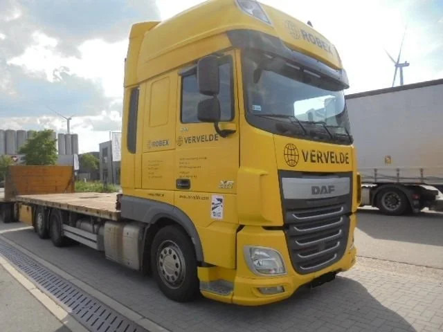 DAF XF 510 FAR 6X2 - Camion plateau: photos 2 DAF XF 510 FAR 6X2 - Camion plateau: photos 2