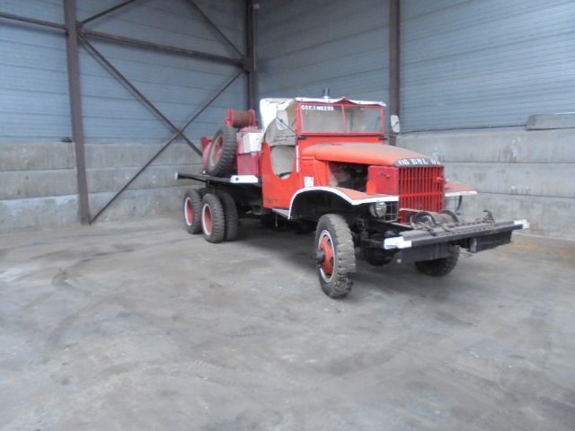 GMC CCKW 353 6X6 - Camion citerne: photos 1 GMC CCKW 353 6X6 - Camion citerne: photos 1