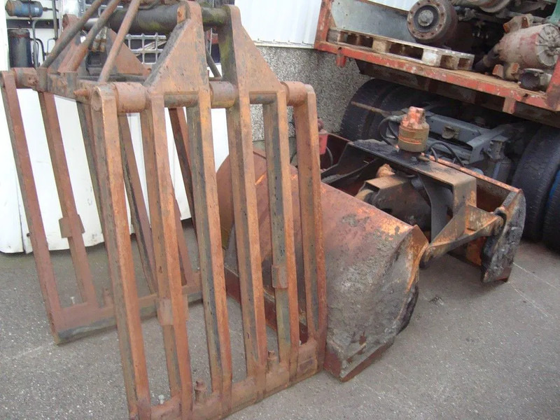 Hiab ALL TYPE YEARS AND PRICES HIAB PALFINGER HMF ATLAS KENNIS EFFER COPMA - Camion grue: photos 5 Hiab ALL TYPE YEARS AND PRICES HIAB PALFINGER HMF ATLAS KENNIS EFFER COPMA - Camion grue: photos 5