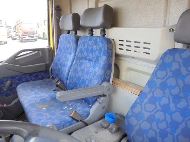 Camion fourgon Iveco Eurocargo 75E15: photos 7 Camion fourgon Iveco Eurocargo 75E15: photos 7