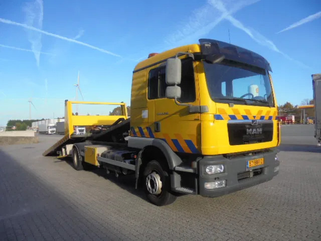 MAN TGM 12.250 NL TRUCK - Camion porte-voitures: photos 3 MAN TGM 12.250 NL TRUCK - Camion porte-voitures: photos 3