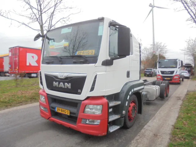 MAN TGS 23.400 LL.U 6X2 - Camion porte-voitures: photos 1 MAN TGS 23.400 LL.U 6X2 - Camion porte-voitures: photos 1