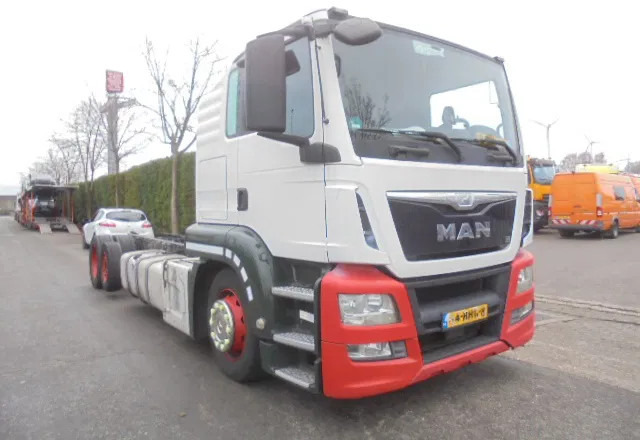 MAN TGS 23.400 LL.U 6X2 - Camion porte-voitures: photos 4 MAN TGS 23.400 LL.U 6X2 - Camion porte-voitures: photos 4