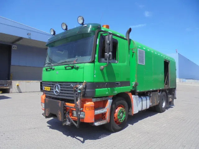 Camion citerne Mercedes-Benz Actros 1831 BURTEC Bitumensprayer: photos 1