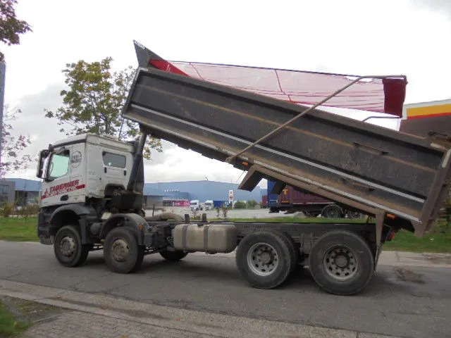 Camion benne Mercedes-Benz Arocs 3243 K 8X4: photos 6