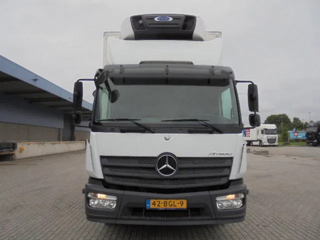 Mercedes-Benz Atego 1218 - Camion isothermique: photos 2 Mercedes-Benz Atego 1218 - Camion isothermique: photos 2