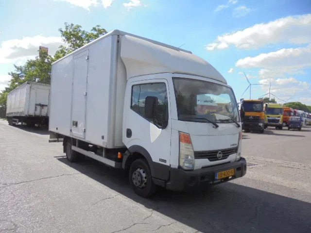 Nissan Cabstar 35.14 - Fourgon grand volume: photos 3 Nissan Cabstar 35.14 - Fourgon grand volume: photos 3