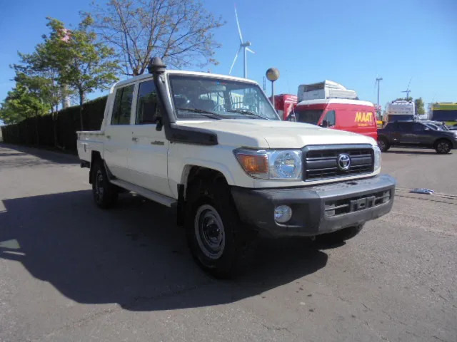 Toyota Land Cruiser HJ79L 4X4 CREWCAB PICKUP EXPORT OUTSIDE EU ONLY - Voiture: photos 3 Toyota Land Cruiser HJ79L 4X4 CREWCAB PICKUP EXPORT OUTSIDE EU ONLY - Voiture: photos 3