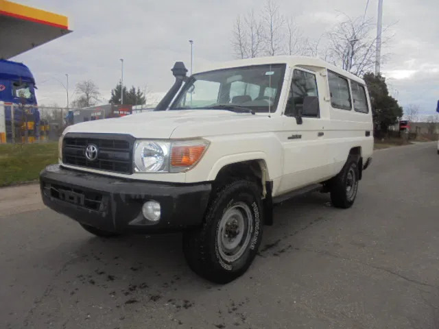 Toyota Land Cruiser HZJ78L 4WD EXPORT OUT EU ONLY - Voiture: photos 1 Toyota Land Cruiser HZJ78L 4WD EXPORT OUT EU ONLY - Voiture: photos 1