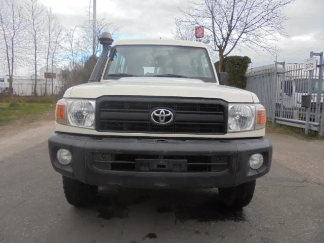 Toyota Land Cruiser HZJ78L 4WD EXPORT OUT EU ONLY - Voiture: photos 2 Toyota Land Cruiser HZJ78L 4WD EXPORT OUT EU ONLY - Voiture: photos 2