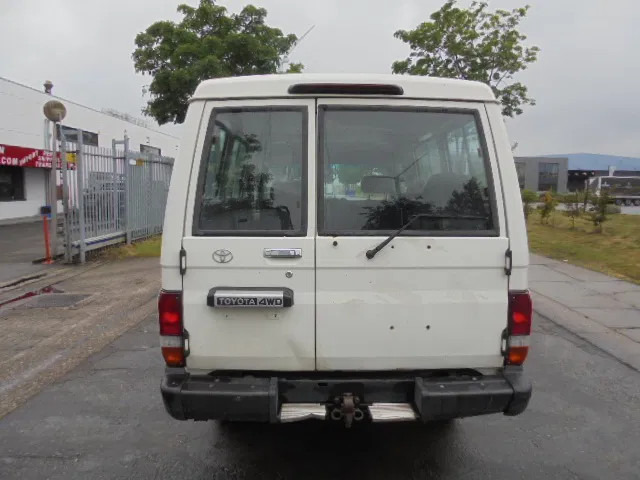 Toyota Land Cruiser HZJ78L 4X4 EXPORT OUTSIDE EU ONLY - Voiture: photos 5 Toyota Land Cruiser HZJ78L 4X4 EXPORT OUTSIDE EU ONLY - Voiture: photos 5