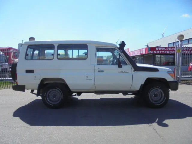Toyota Land Cruiser HZJ78L 4X4 EXPORT OUTSIDE EU ONLY - Voiture: photos 4 Toyota Land Cruiser HZJ78L 4X4 EXPORT OUTSIDE EU ONLY - Voiture: photos 4