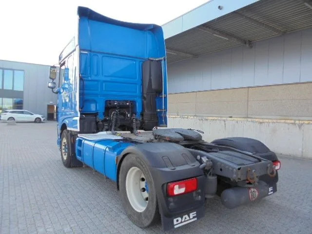 DAF XF 106.460 - Tracteur routier: photos 5 DAF XF 106.460 - Tracteur routier: photos 5