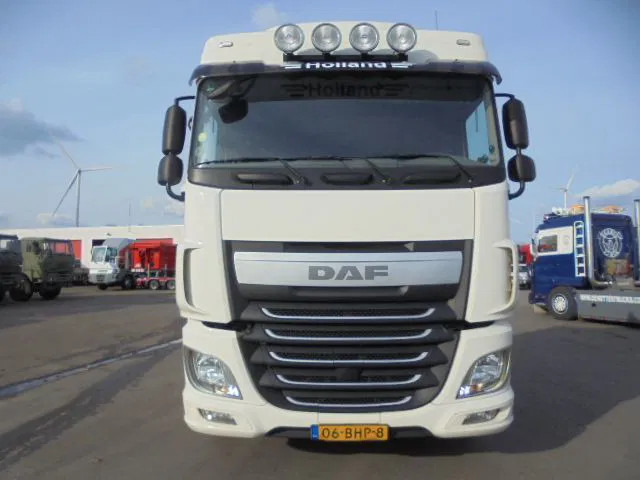 DAF XF 440 - Tracteur routier: photos 2 DAF XF 440 - Tracteur routier: photos 2