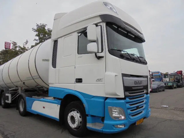 DAF XF 440 SUPER SPACE CAB NL TRUCK - Tracteur routier: photos 2 DAF XF 440 SUPER SPACE CAB NL TRUCK - Tracteur routier: photos 2