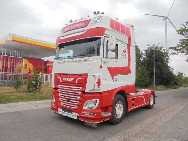 DAF XF 530 SSC INTARDER - Tracteur routier: photos 1 DAF XF 530 SSC INTARDER - Tracteur routier: photos 1