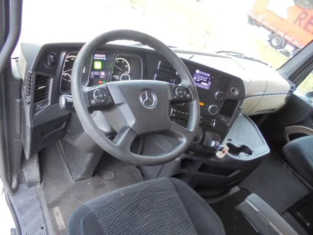 Tracteur routier Mercedes-Benz Actros 1942 LS 4X2: photos 10