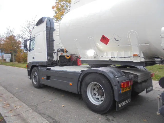 Volvo FM 400 GLOBETROTTER ADR NL TRUCK +TANK TRAILER - Tracteur routier: photos 4 Volvo FM 400 GLOBETROTTER ADR NL TRUCK +TANK TRAILER - Tracteur routier: photos 4