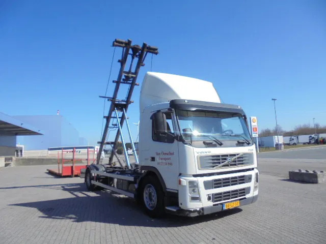 Volvo FM 260 MANUAL GEAR NL TRUCK - Camion - système de câble: photos 3 Volvo FM 260 MANUAL GEAR NL TRUCK - Camion - système de câble: photos 3