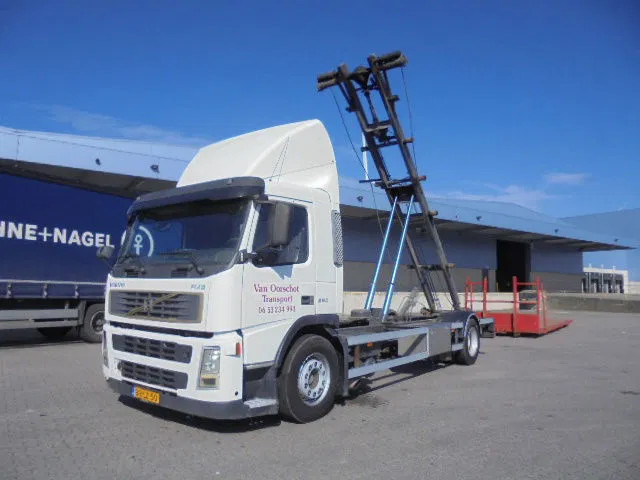 Volvo FM 260 MANUAL GEAR NL TRUCK - Camion - système de câble: photos 1 Volvo FM 260 MANUAL GEAR NL TRUCK - Camion - système de câble: photos 1