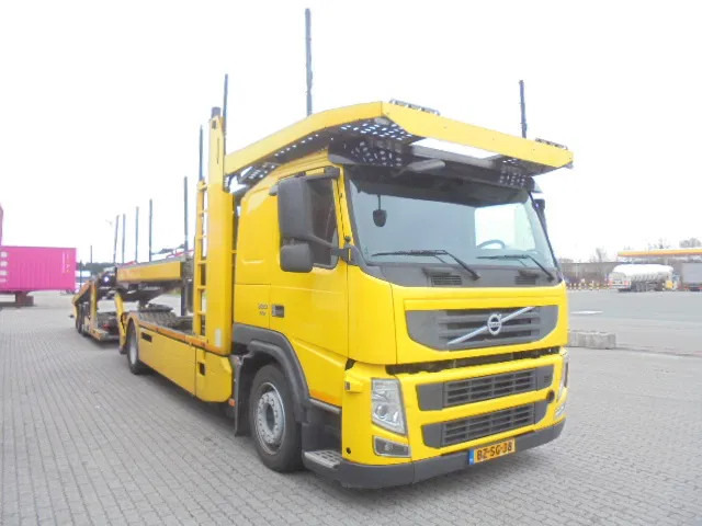 Volvo FM 330 KASSBOHRER - Camion porte-voitures: photos 2 Volvo FM 330 KASSBOHRER - Camion porte-voitures: photos 2