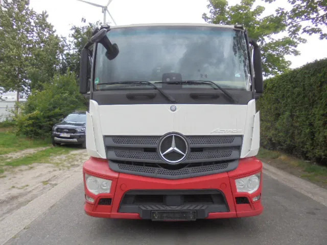 Actros 2340 LL 6X2 - Camion porte-voitures: photos 2 Actros 2340 LL 6X2 - Camion porte-voitures: photos 2