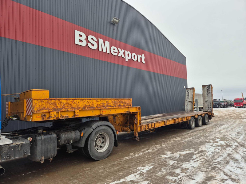 Goldhofer Stpa3 - Semi-remorque surbaissé: photos 1 Goldhofer Stpa3 - Semi-remorque surbaissé: photos 1