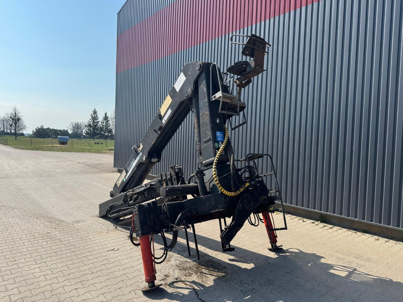 HMF 1703 K 3 - Grue auxiliaire pour Camion: photos 4 HMF 1703 K 3 - Grue auxiliaire pour Camion: photos 4