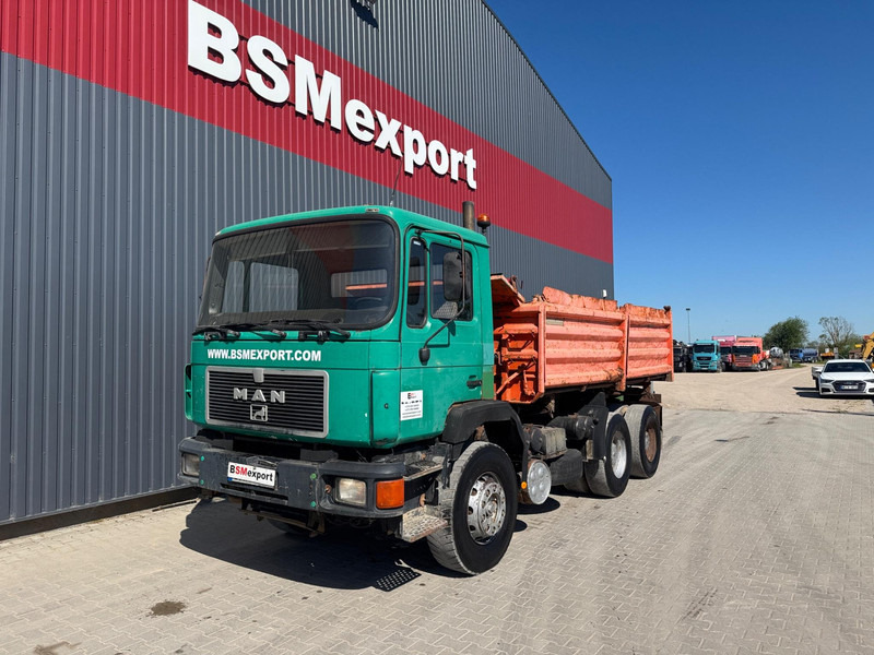 MAN 26.302 - Camion benne: photos 1 MAN 26.302 - Camion benne: photos 1