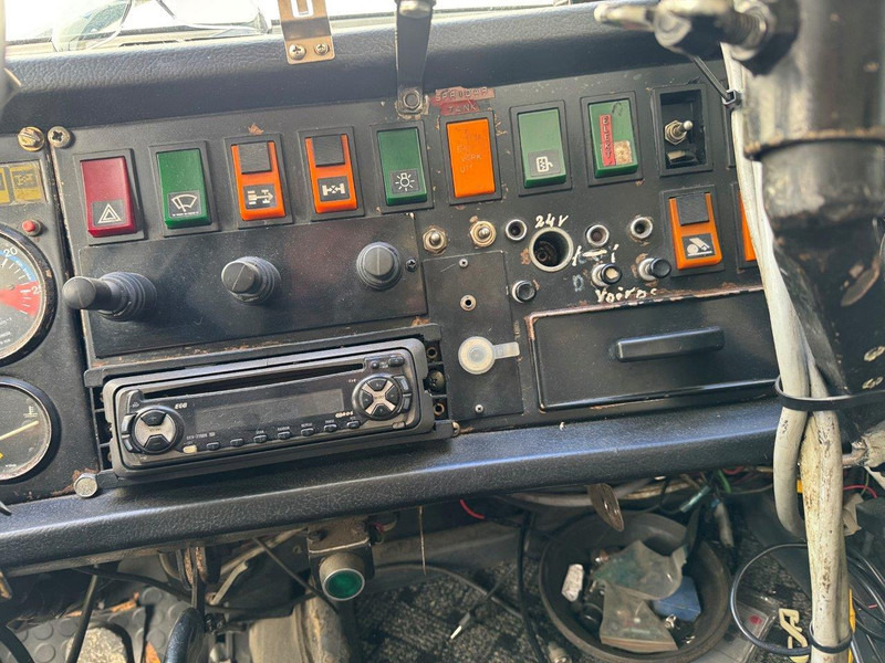 Tracteur routier Volvo N12, N1225: photos 8