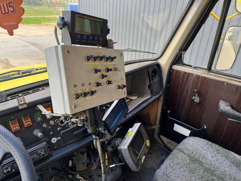 Tracteur routier Volvo N12, N1225: photos 7