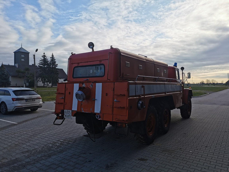 ZIL 131 PNS110 - Camion de pompier: photos 5 ZIL 131 PNS110 - Camion de pompier: photos 5