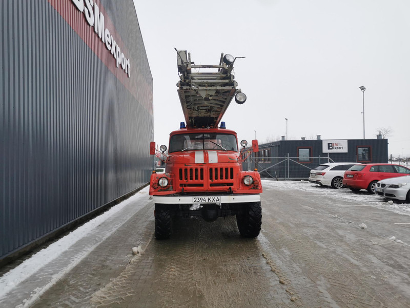 ZIL 131 ladder - Camion de pompier: photos 2 ZIL 131 ladder - Camion de pompier: photos 2