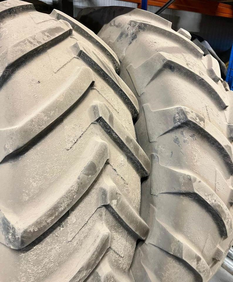 Tracteur agricole Case IH CVX 120: photos 17