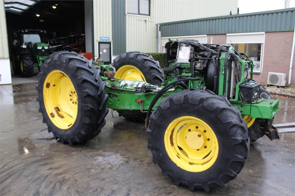 John Deere 6000- 30 4 cyl. - Tracteur agricole: photos 1 John Deere 6000- 30 4 cyl. - Tracteur agricole: photos 1