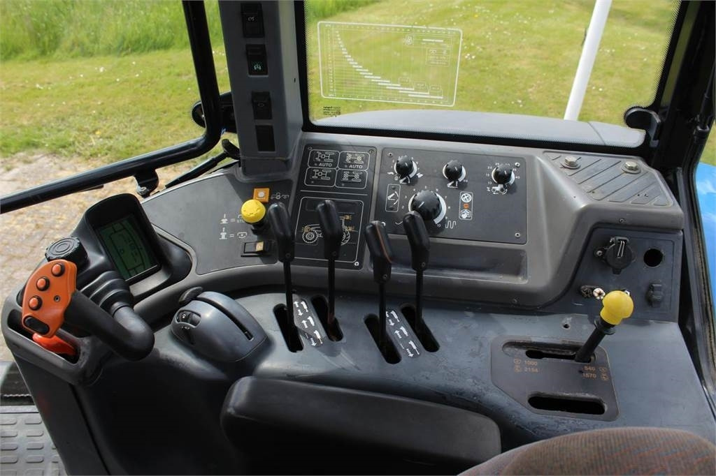 Tracteur agricole New Holland TM175: photos 14