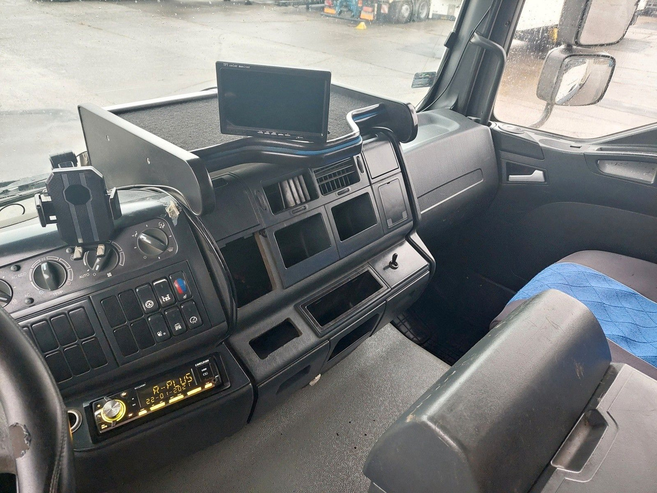 MAN TGA 26.430 BB 6x4 Meiller - crédit-bail MAN TGA 26.430 BB 6x4 Meiller: photos 34 MAN TGA 26.430 BB 6x4 Meiller - crédit-bail MAN TGA 26.430 BB 6x4 Meiller: photos 34