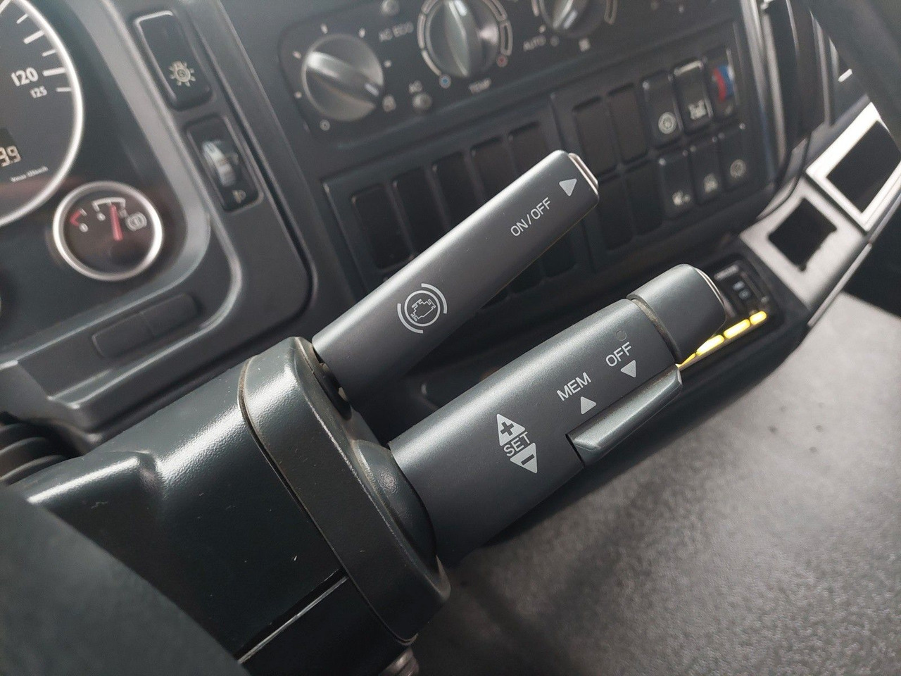 MAN TGA 26.430 BB 6x4 Meiller - crédit-bail MAN TGA 26.430 BB 6x4 Meiller: photos 44 MAN TGA 26.430 BB 6x4 Meiller - crédit-bail MAN TGA 26.430 BB 6x4 Meiller: photos 44