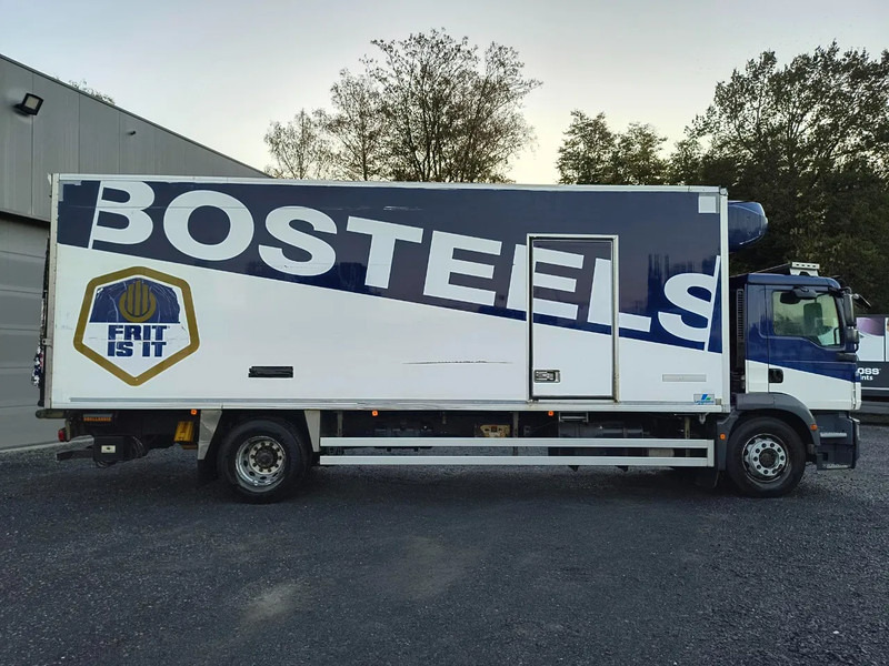 MAN TGM 18.250 2 COMPARTMENTS - 2000KG TAIL LIFT - PROBLEM COOLING UNIT - Camion frigorifique: photos 4 MAN TGM 18.250 2 COMPARTMENTS - 2000KG TAIL LIFT - PROBLEM COOLING UNIT - Camion frigorifique: photos 4